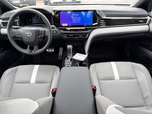 New 2026 Toyota Camry SE FWD image 32