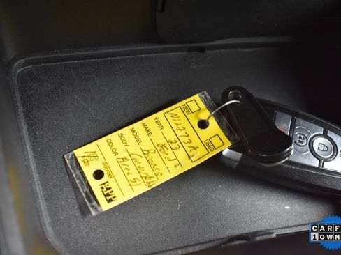 Used 2023 Ford Bronco Badlands image 44