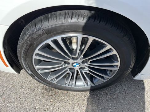 Used 2017 BMW 530i w/ Premium Package image 21