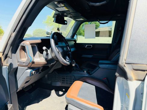 Used 2021 Ford Bronco Outer Banks w/ Sasquatch Package AWD/4WD image 8