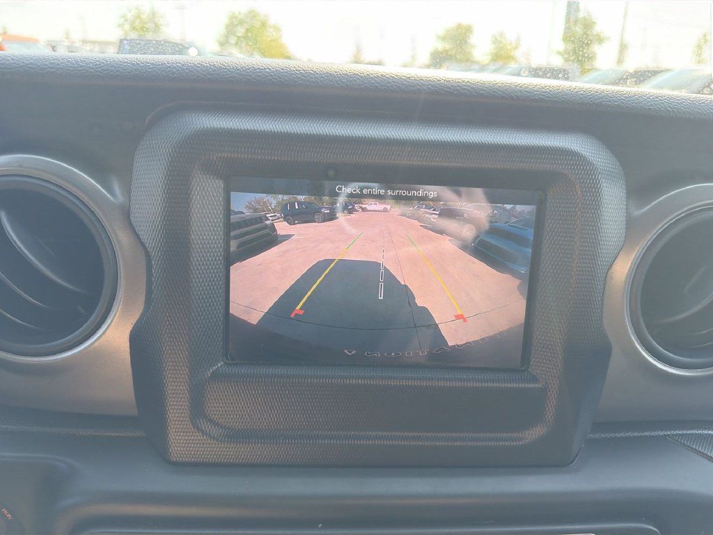 Used 2022 Jeep Wrangler Sport AWD/4WD image 19