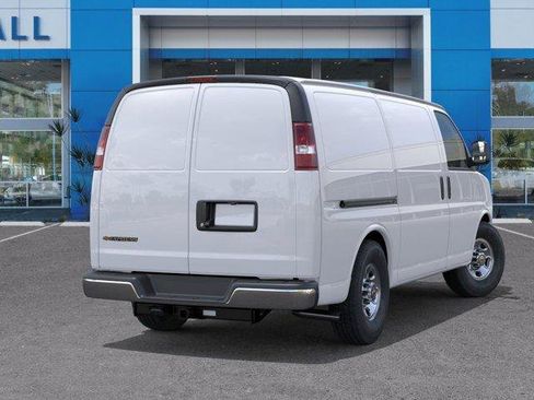 Used 2026 Chevrolet Express 2500 w/ Driver Convenience Package RWD image 4