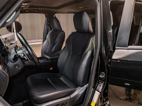 Used 2025 Lexus GX 550 AWD/4WD image 21
