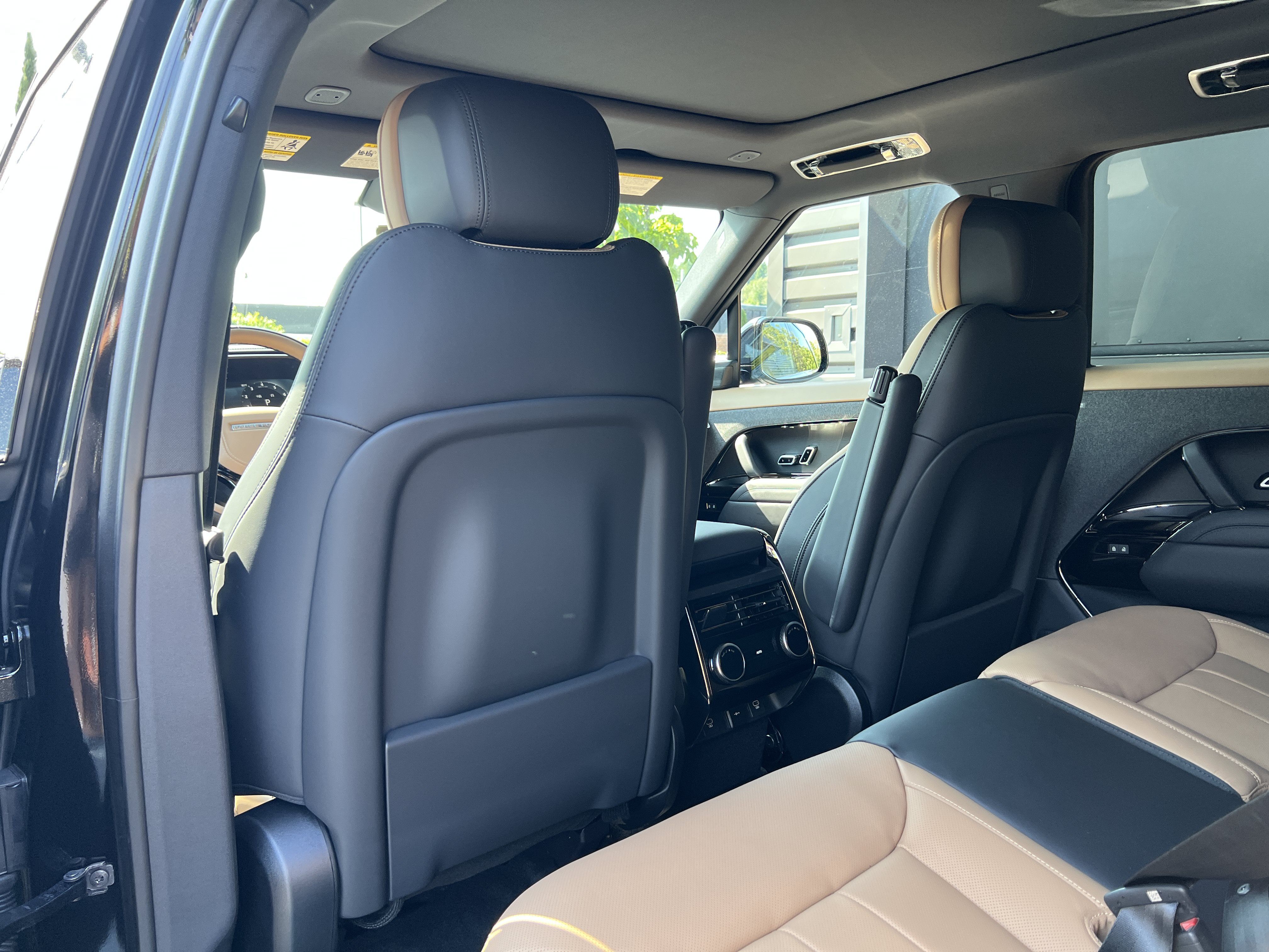 New 2025 Land Rover Range Rover Sport Dynamic SE AWD/4WD image 16