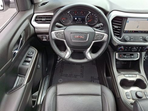 Used 2023 GMC Acadia SLT image 13