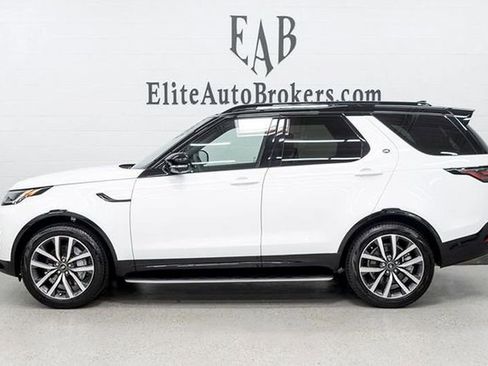 Used 2024 Land Rover Discovery Dynamic SE image 2