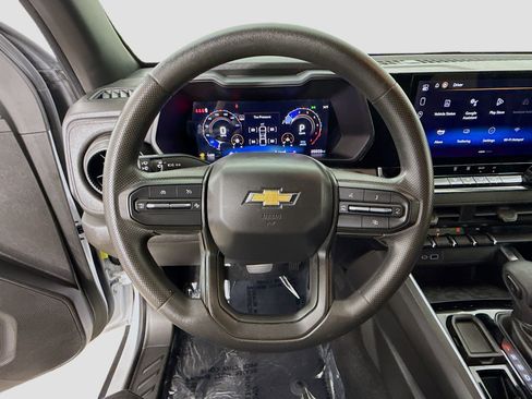 Used 2024 Chevrolet Colorado W/T w/ WT Convenience Package II RWD image 11