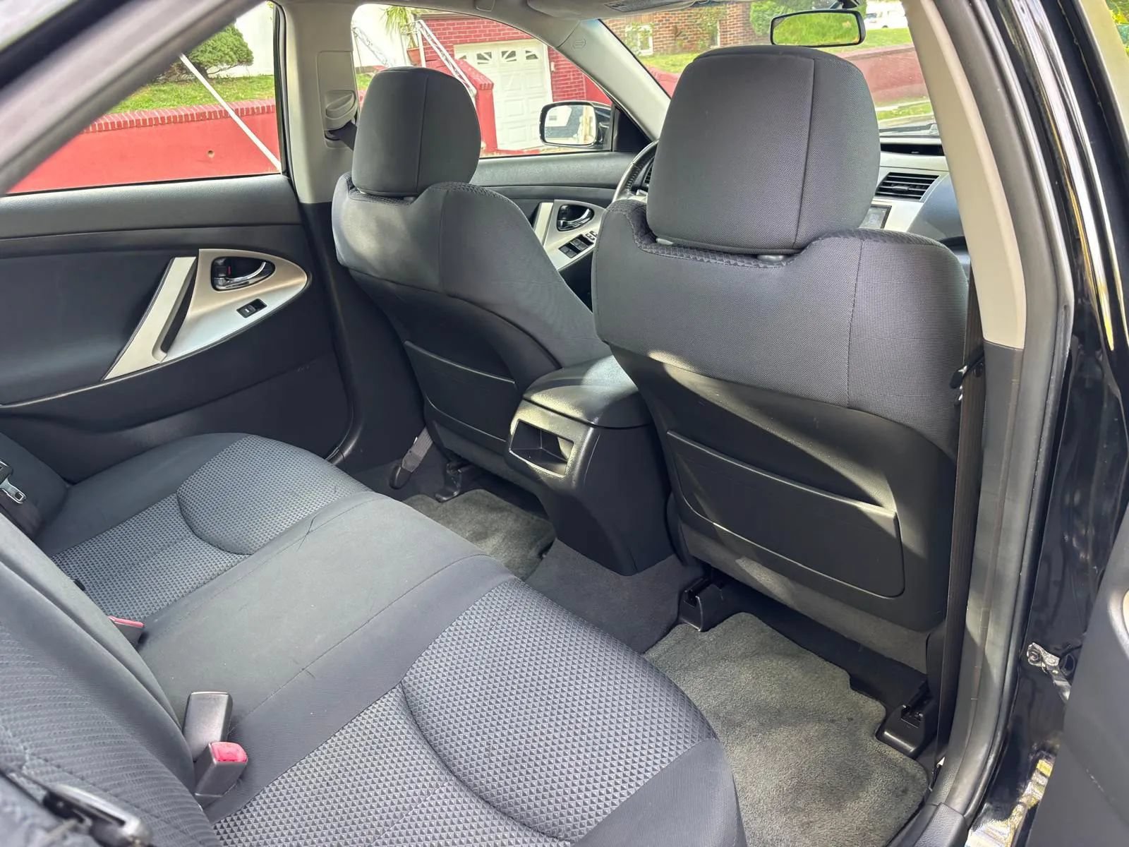 Used 2011 Toyota Camry SE w/ SE Extra-Value Pkg #1 FWD image 25