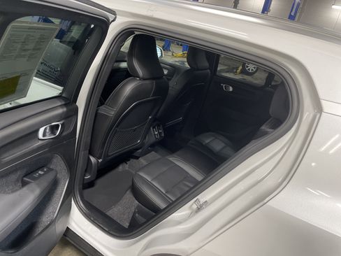 Used 2025 Volvo XC40 B5 Core image 22