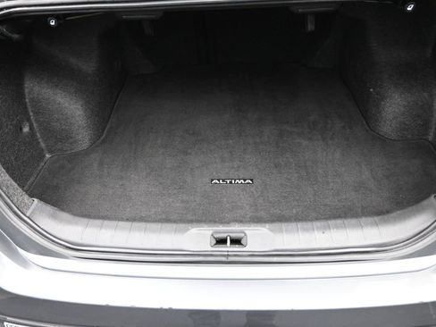 Used 2024 Nissan Altima 2.5 SV FWD image 14