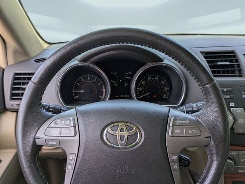 Used 2010 Toyota Highlander Limited AWD/4WD image 34