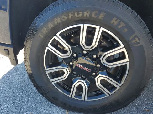 Certified 2022 GMC Sierra 2500 AT4 w/ AT4 Preferred Package image 9