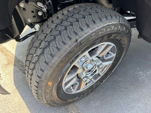 New 2026 Ford F250 Lariat w/ FX4 Off-Road Package image 15