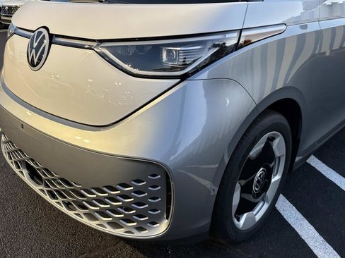 New 2025 Volkswagen ID. Buzz Pro S Plus image 9