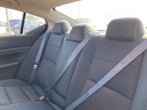 Used 2025 Nissan Altima 2.5 SV image 11