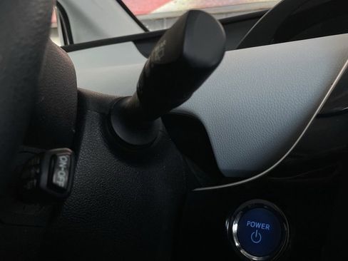 Used 2017 Toyota Prius Two image 25