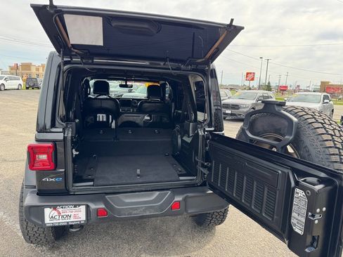 Used 2021 Jeep Wrangler Unlimited Sahara AWD/4WD image 45