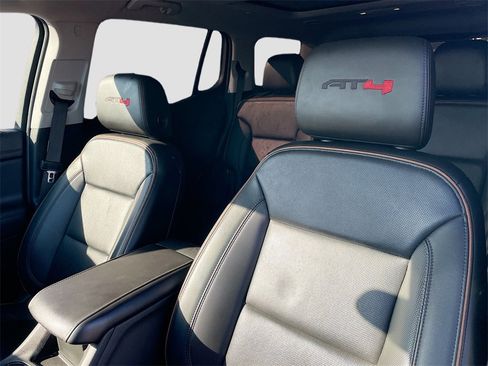 Used 2022 GMC Acadia AT4 w/ Technology Package image 13