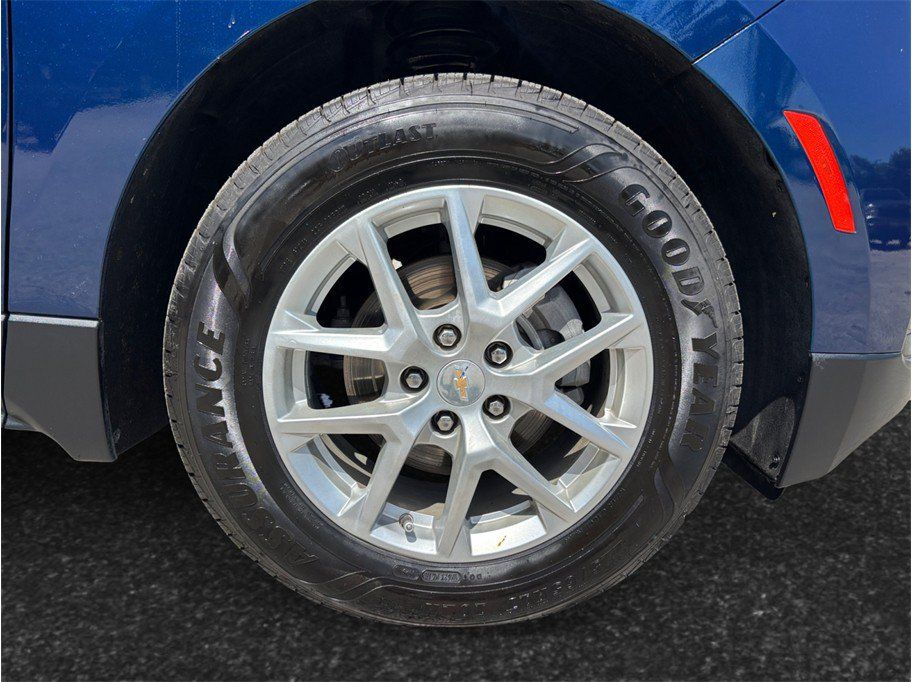 Used 2023 Chevrolet Equinox LS FWD image 13