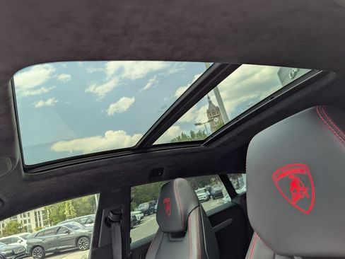 Used 2020 Lamborghini Urus AWD/4WD image 16