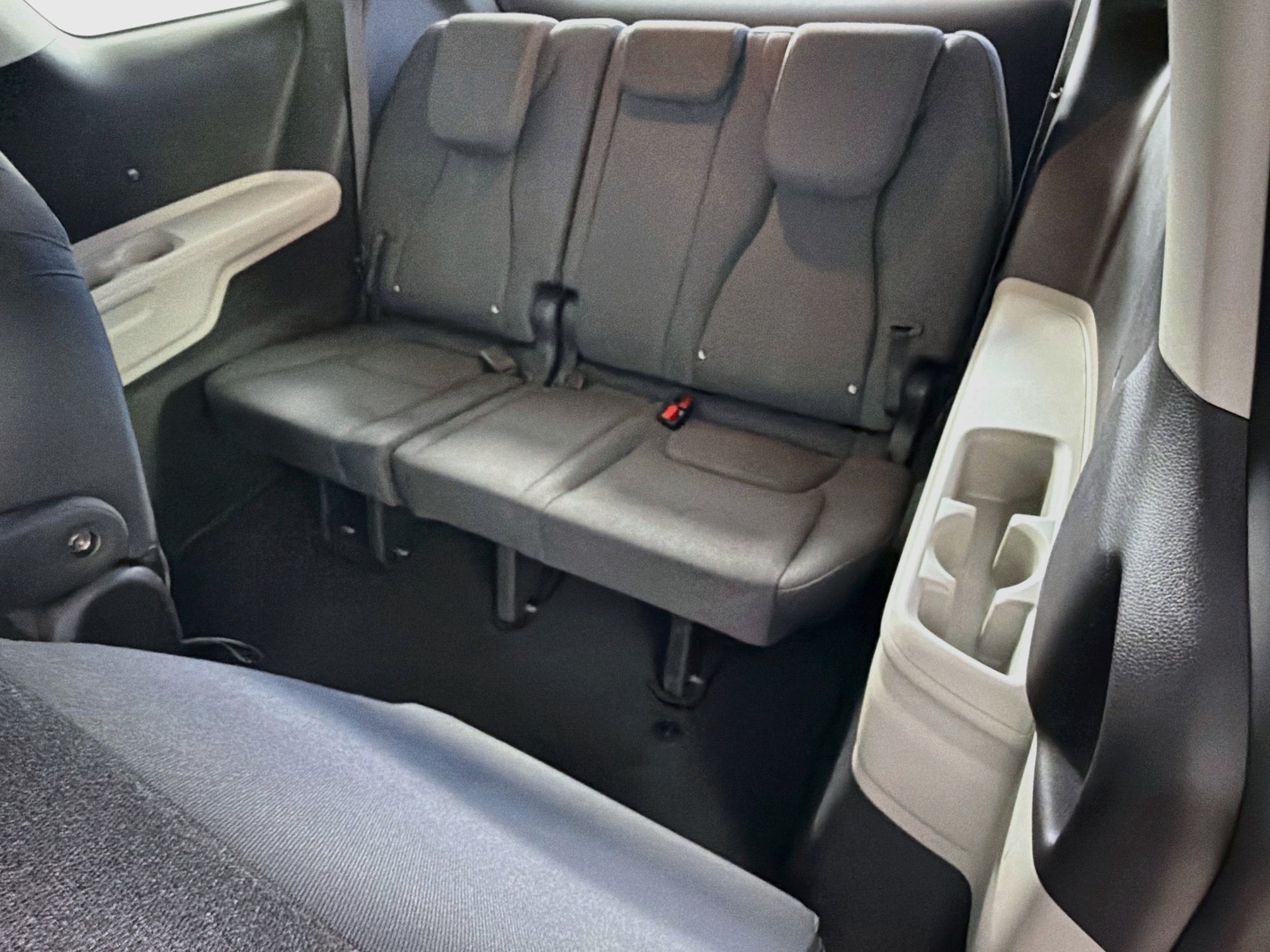 Used 2022 Kia Carnival LX FWD image 30