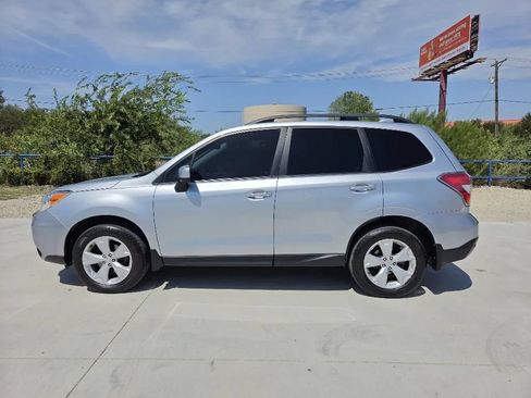 Used 2016 Subaru Forester 2.5i Premium w/ All-Weather Package AWD/4WD image 8