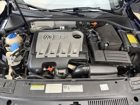 Used 2013 Volkswagen Passat TDI SE FWD image 29