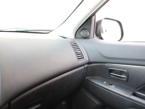 Used 2013 Mitsubishi Outlander Sport LE FWD image 17