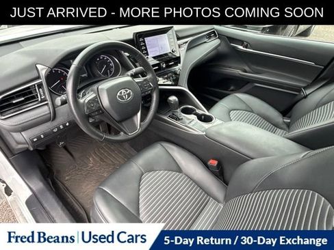 Used 2024 Toyota Camry SE w/ Cold Weather Package FWD image 16