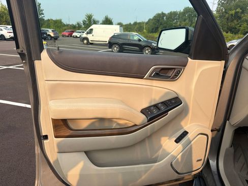 Used 2019 GMC Yukon Denali w/ Open Road Package AWD/4WD image 12
