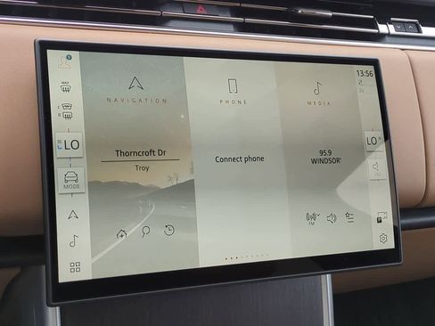 New 2025 Land Rover Range Rover Long Wheelbase SE image 28