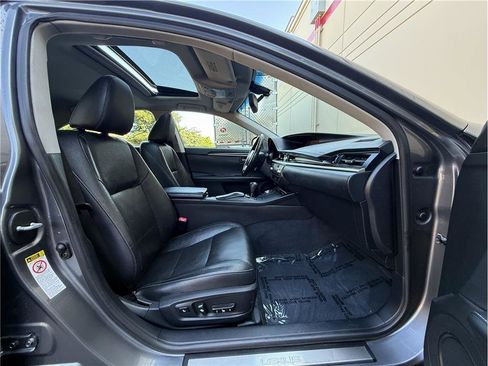 Used 2014 Lexus ES 350 w/ Luxury Package FWD image 13