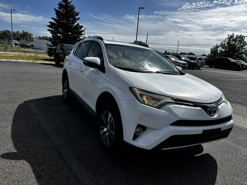 Used 2016 Toyota RAV4 XLE AWD/4WD image 7