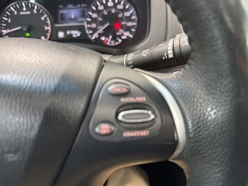 Used 2015 Nissan Pathfinder Platinum w/ Family Entertainment Package image 29