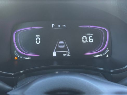 Used 2025 Kia Soul LX w/ LX Technology Package FWD image 38