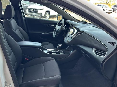 Used 2024 Chevrolet Malibu LT image 10