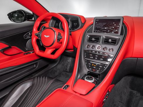 Used 2023 Aston Martin DB11 V8 Coupe image 19