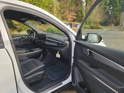 New 2026 Buick Enclave Sport Touring image 12