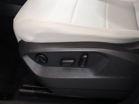 Used 2019 Volkswagen Tiguan SE w/ Panoramic Sunroof Package AWD/4WD image 14