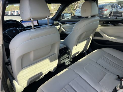 Used 2021 BMW 530i w/ Premium Package image 20
