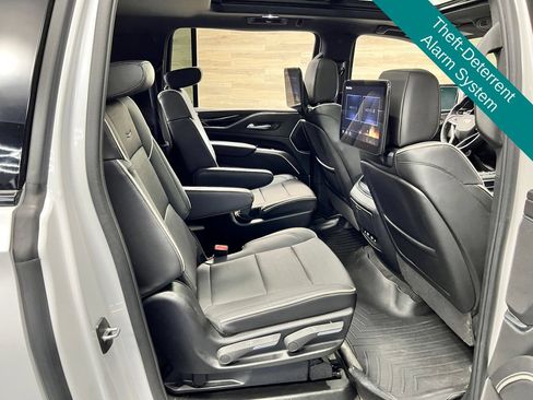 Used 2023 Cadillac Escalade ESV Sport w/ LPO, ONYX Package AWD/4WD image 18