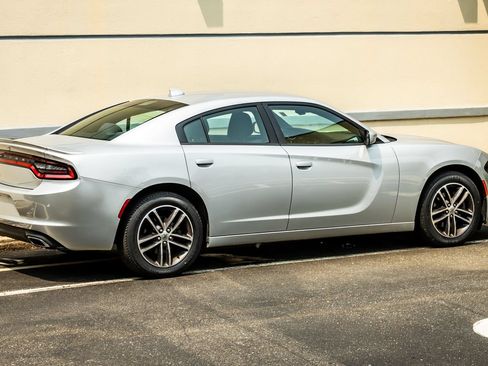 Used 2019 Dodge Charger SXT AWD/4WD image 8
