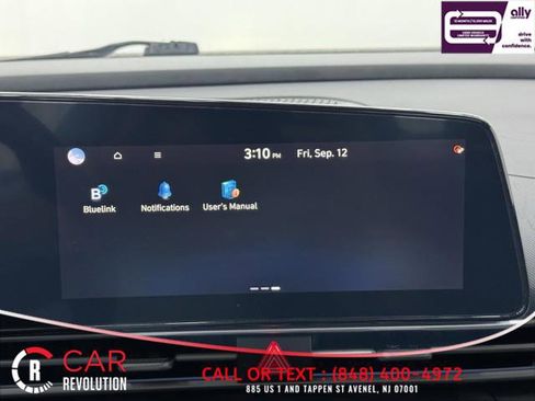 Used 2024 Hyundai Elantra Limited image 25