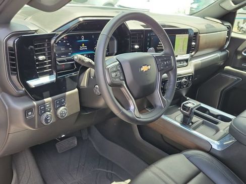Certified 2025 Chevrolet Silverado 1500 High Country w/ High Country Premium Package AWD/4WD image 21