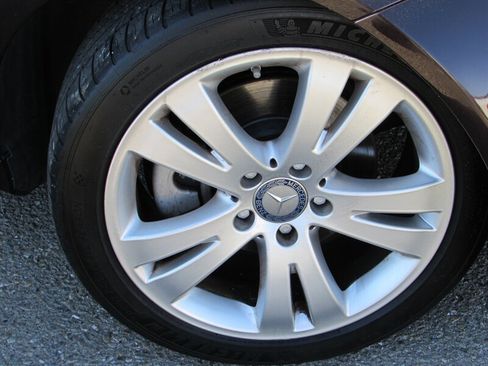 Used 2011 Mercedes-Benz C 300 Sedan image 29