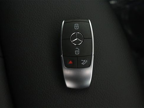 New 2026 Mercedes-Benz GLB 250 image 15