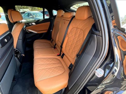 Certified 2025 BMW X6 M60i w/ Dynamic Handling Package image 21