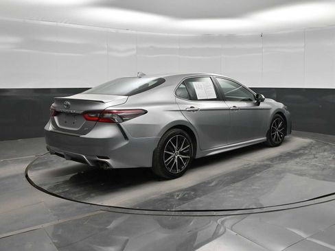 Used 2024 Toyota Camry SE FWD image 7