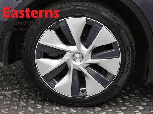 Used 2023 Tesla Model Y Long Range image 27