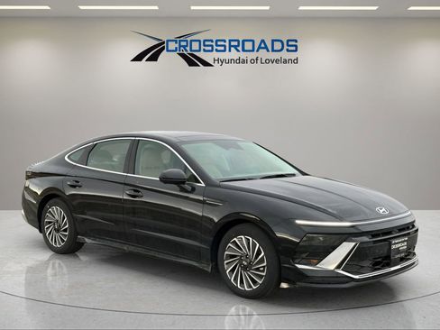 New 2025 Hyundai Sonata Limited image 3
